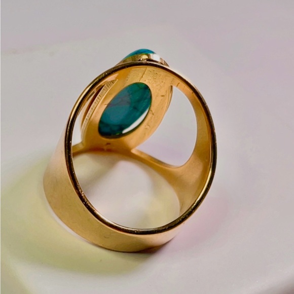 NWT Gold Stainless Steel Womens Rings, simulated green beautiful stone size 8 - Picture 16 of 16